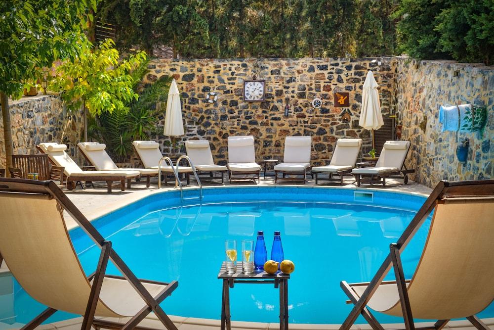 بالساميكو تراديشونال سويتس حمام سباحة مكشوف