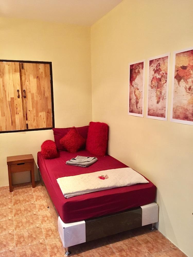 Koh Space - Adults Only Room