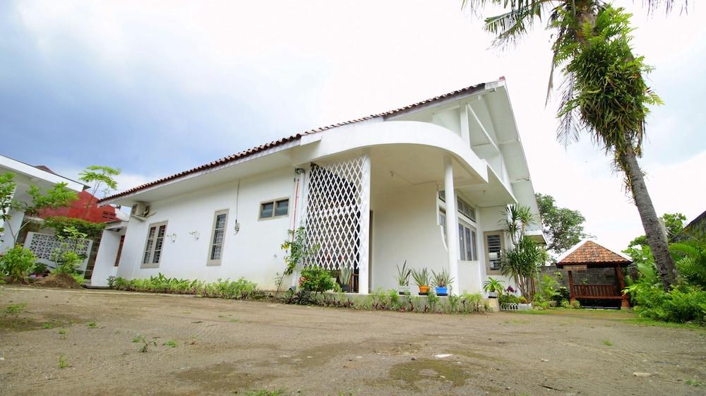 أوماه سامبيليجي الصورة الأساسية