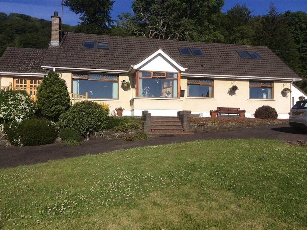 يو آر نيدز هوليدايز أيرلندا أخرى