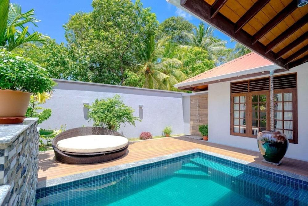 Alafehi Retreat Luxury Villas with Pool Access Outdoor Pool