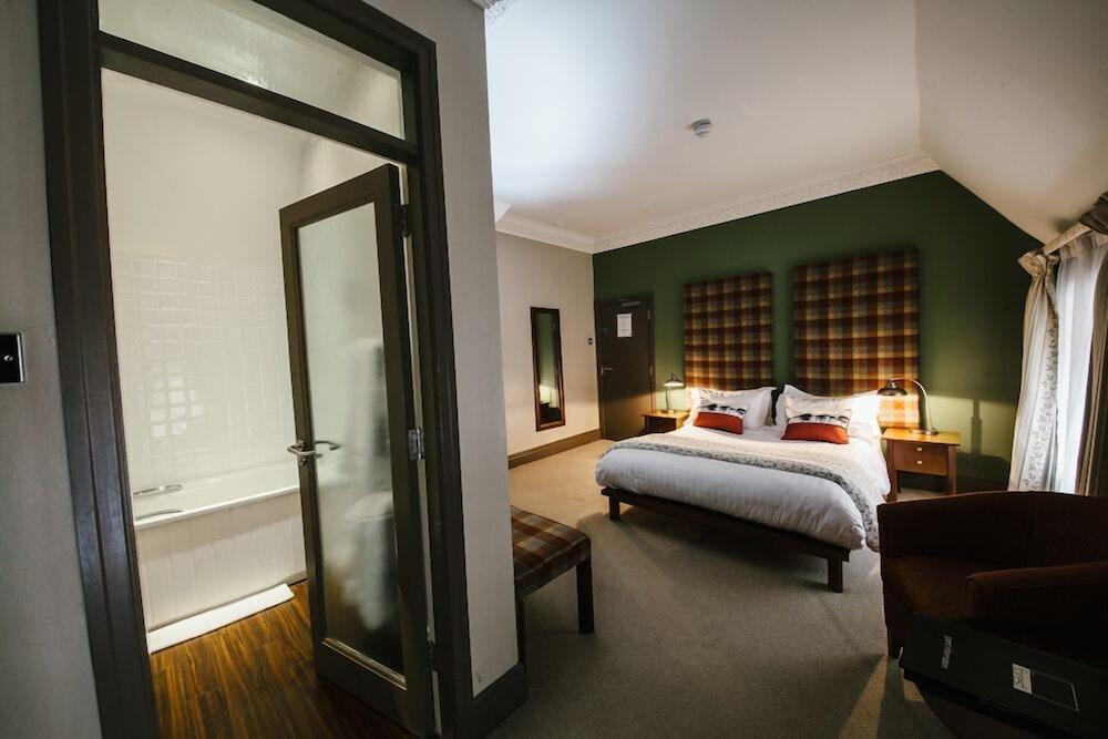 ذا فورست هوتل