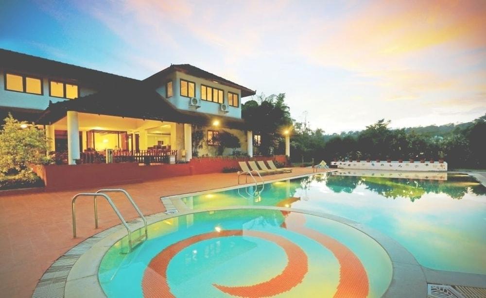 كادكاني ريفرسايد ريزورت