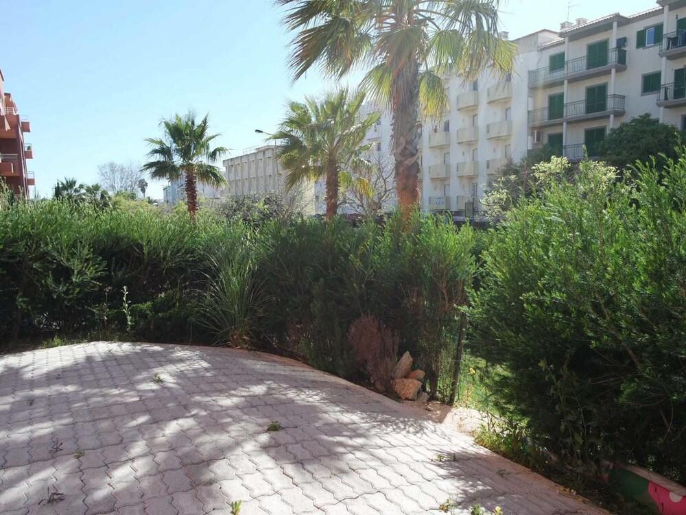 B02 - Fantastic Apartment With Pool Almost On The Sandy Beach by DreamAlgarve Property Grounds