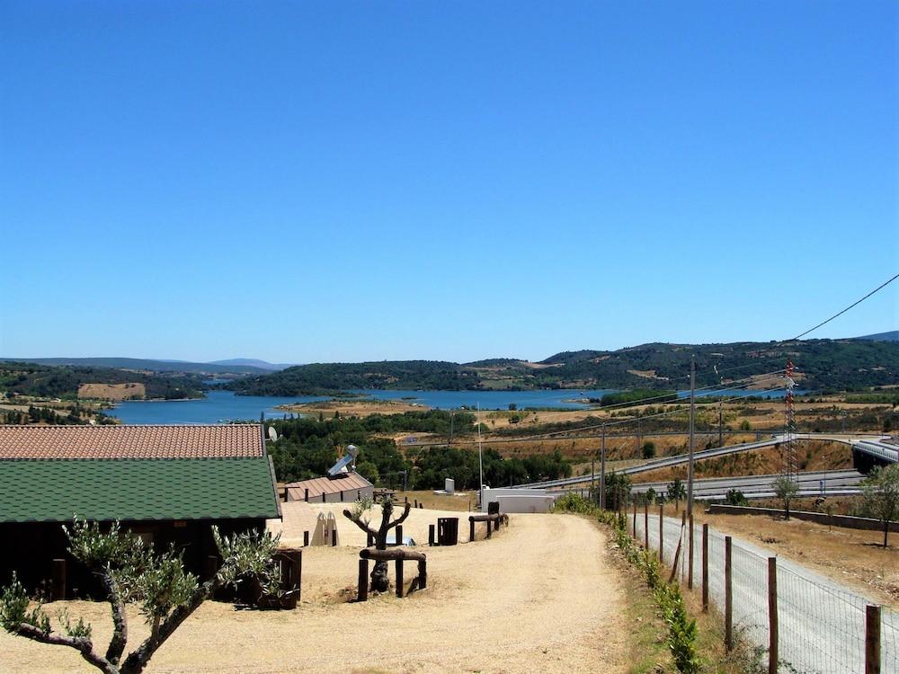 Monte do Azibo - Caravan Park Property Grounds