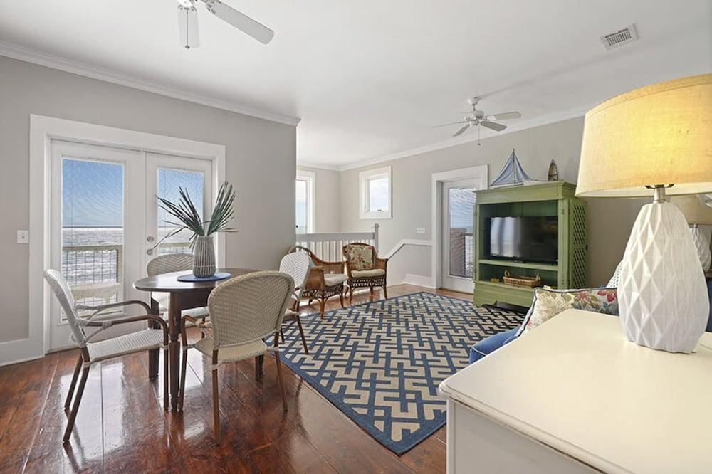 كازا مدالينا باي فايف ستار بروبيرتيز داخلي