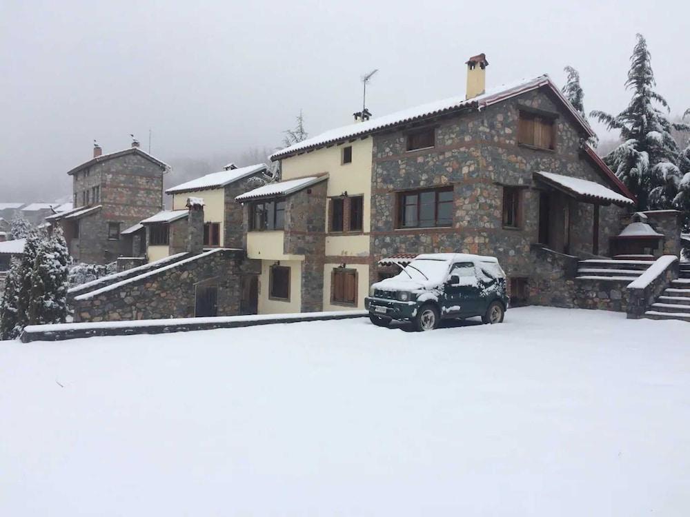 روستيك هوليداي هوم إن بيلا ويذ هوت توب