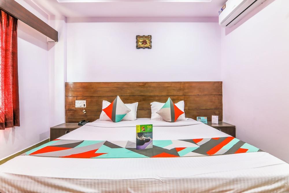 FabHotel Yashaswi Comforts Room