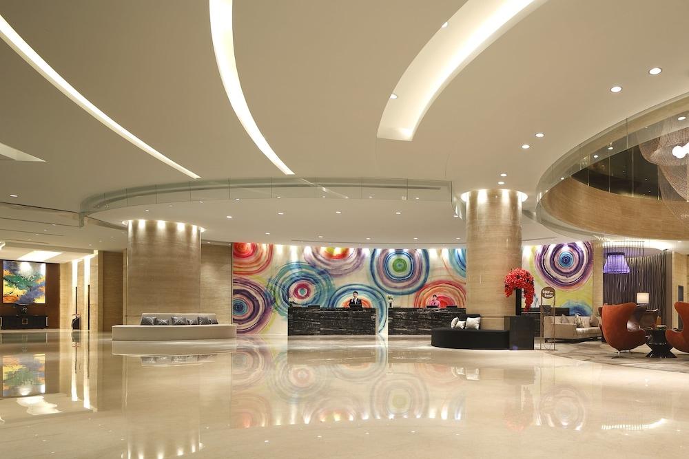 Crowne Plaza Wuxi Taihu by IHG