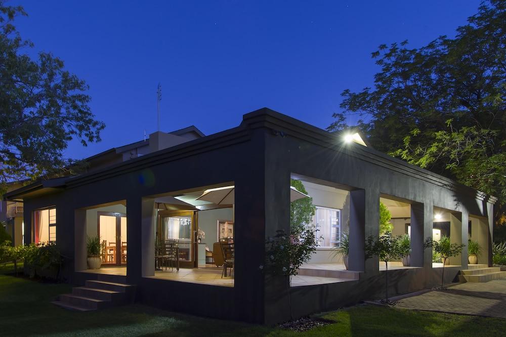 بايزووتر لودج