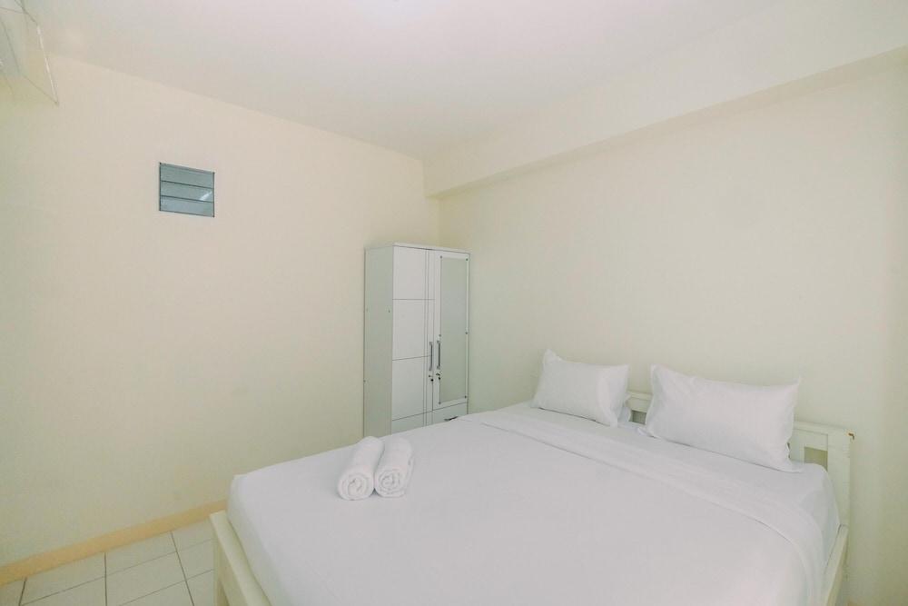 Best Location 2Br Apartment At Podomoro Golf View With Modern Design By Travelio Room