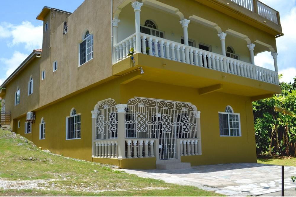 كوزي لوكال إن المنطقة الخارجية