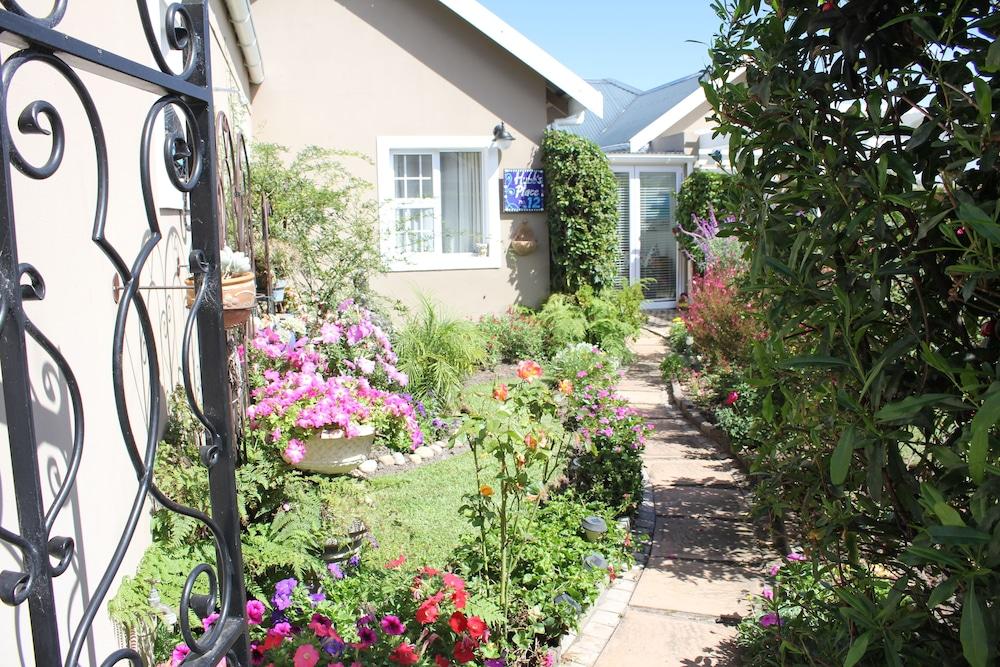 Hubbs Place Exterior