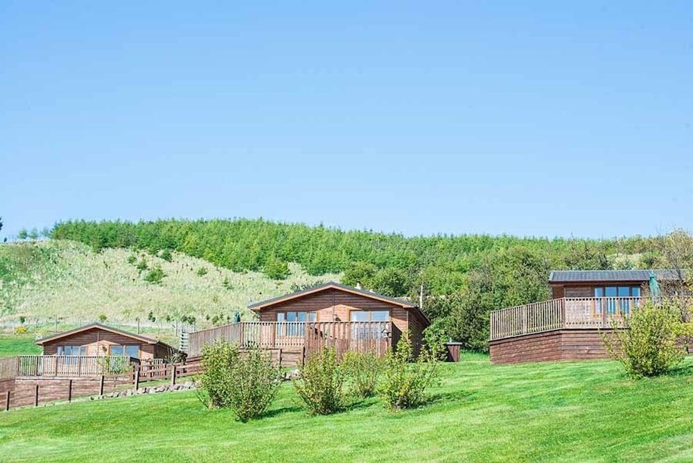 Kingfisher Lodge With Hot Tub Near Cupar, Fife