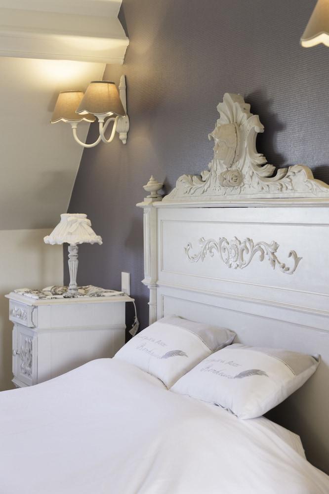 فيلا ليه موت باسانتس غرفة