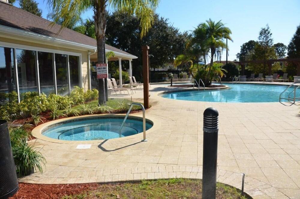 Lucaya 4 Bedrooms 3 Baths Townhome With Resort Pool Waterslide