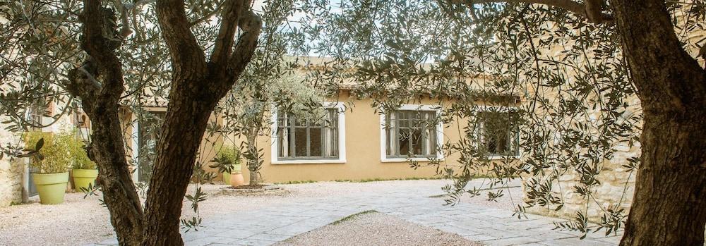 أوتل لو كلو دي أوليفييه تفاصيل الفندق من الخارج