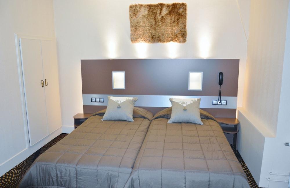 لا جراند هوتل د فالنسيانز غرفة