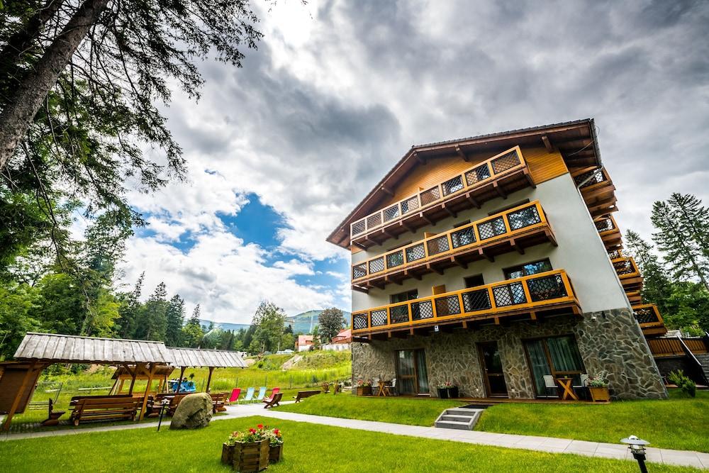 هوتل نا سكاربي ويذ شكلارسكا بوريبا المنطقة المحيطة بالمنشأة