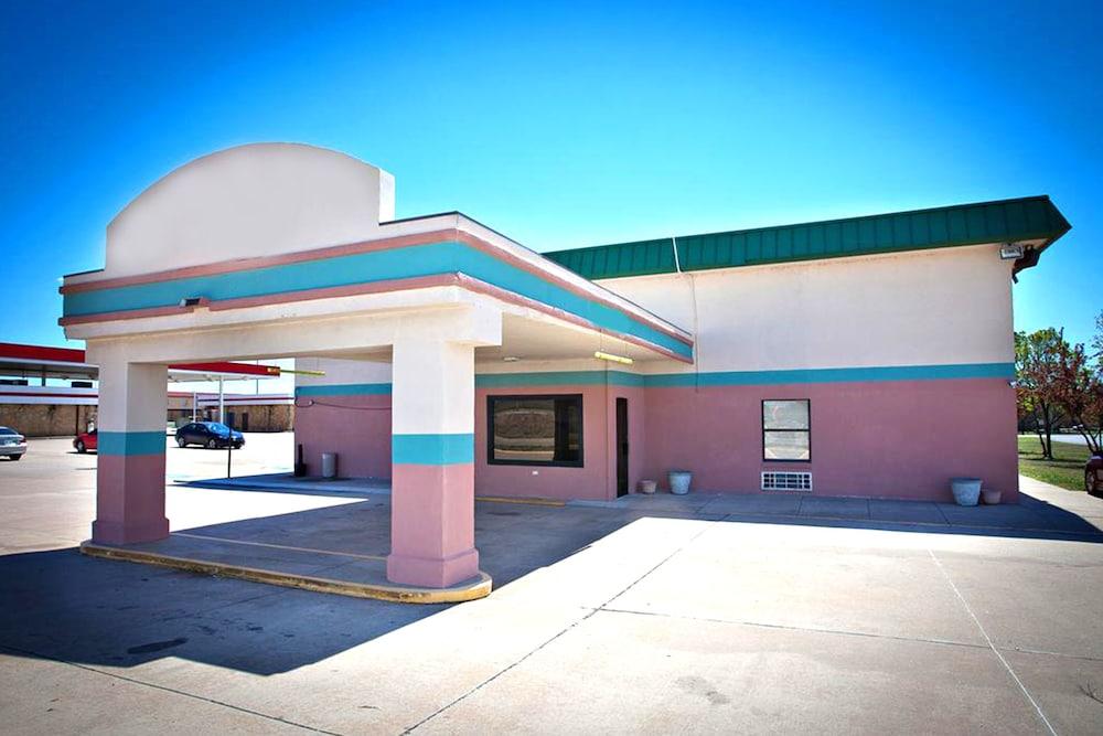 نزُل دايز إن من ويندام - بارك سيتي، كانساس