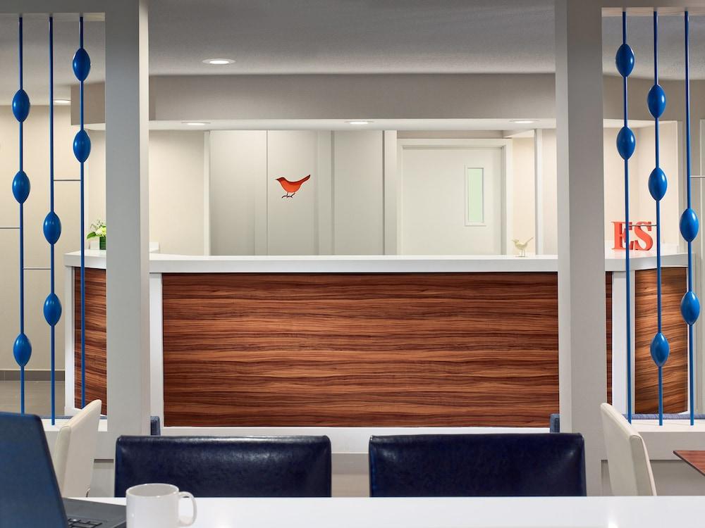 سونستا إي إس سويتس أوبورن هيلز ديترويت منطقة الاستقبال