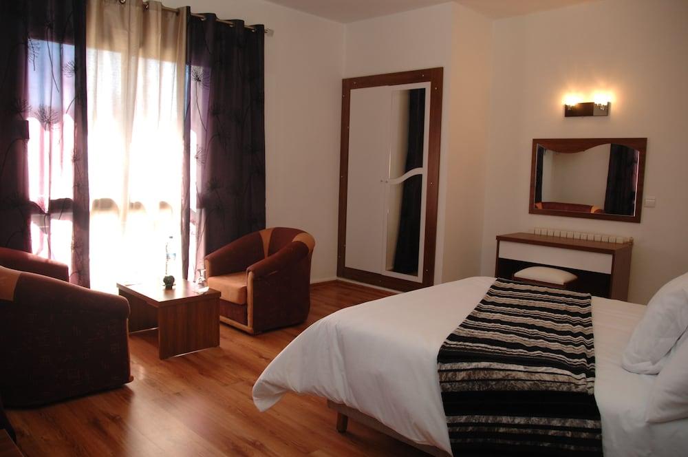 Le Chamonix Room