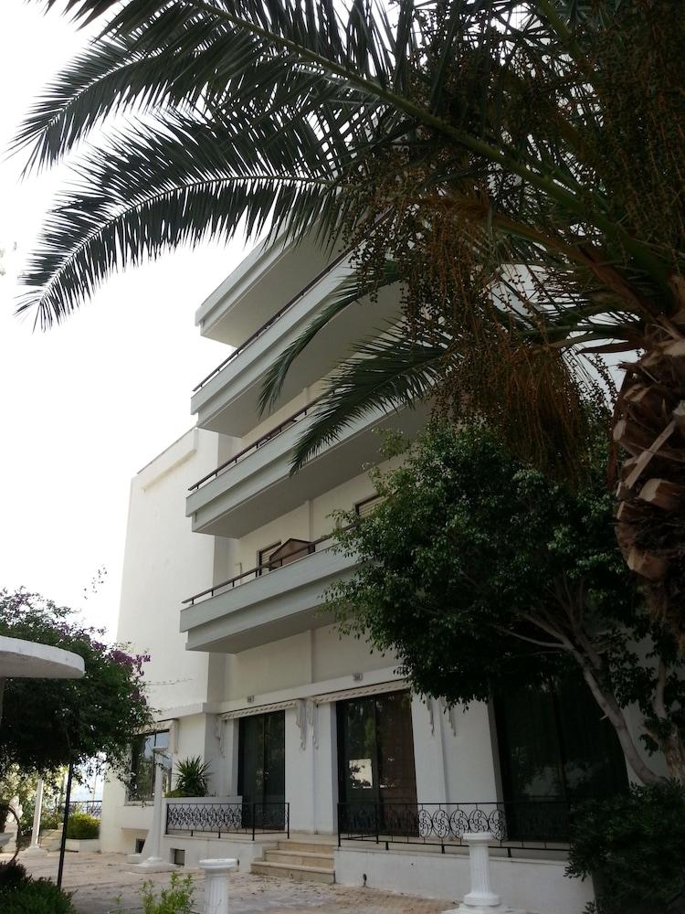 Hotel Mon Repos Exterior
