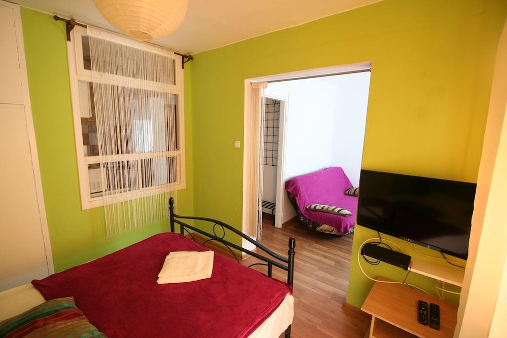 Apartamenty Varsovie Twarda Room