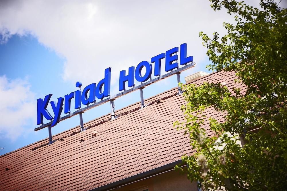 Hôtel Kyriad Lyon Est Exterior
