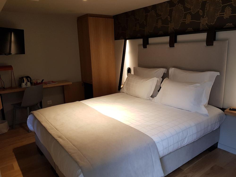 Hôtel Aigle d'Or Room