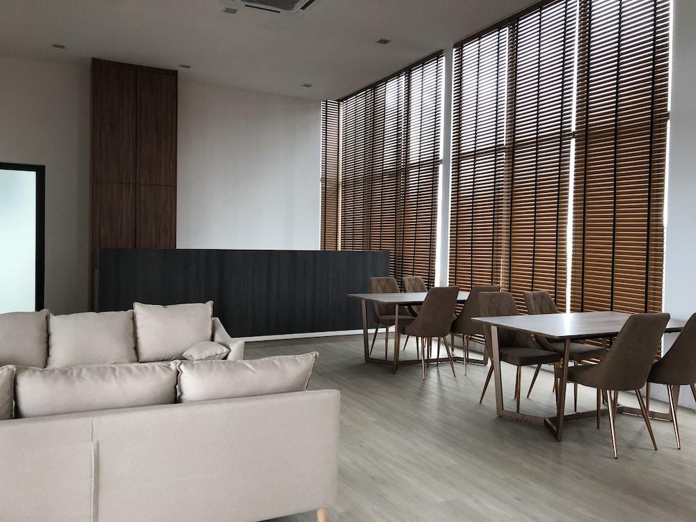 Alia Premier Medini By SubHome