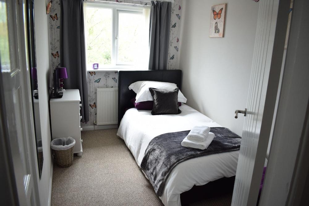 Bewick Crescent Serviced Accomodation Room