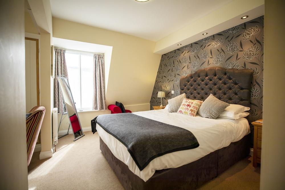 The Briarfields Room