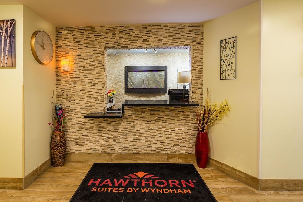 Hawthorn Extended Stay by Wyndham Saint Robert Check-in/Check-out Kiosk