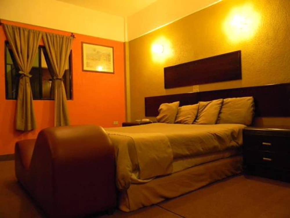 جراند هوتل جوايكورا غرفة