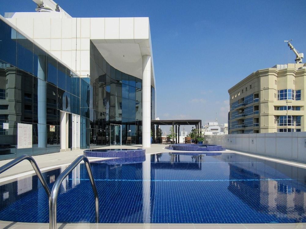 Upscale Studio Apartment in JLT Waterslide