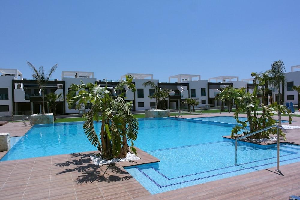 Oasis Beach IX - Amelie