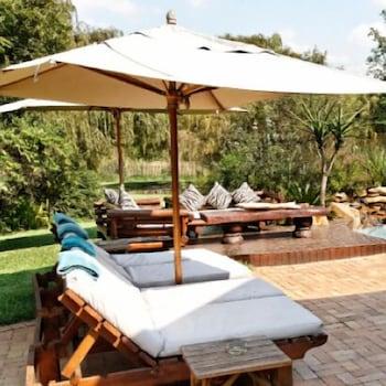 Rustika Guest Lodge Sundeck