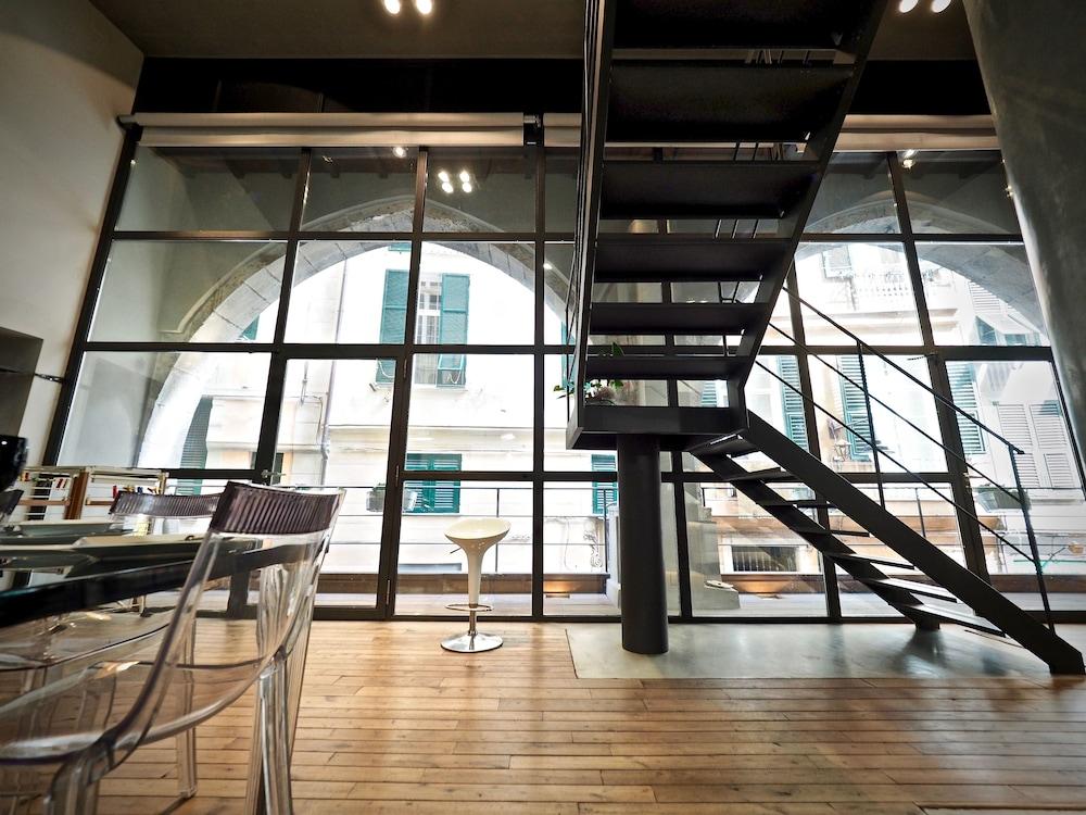 لوسوزو لوفت دي جوستينياني أكواريو الصورة الأساسية