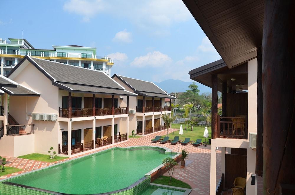 Saksiri Riverside Boutique Hotel