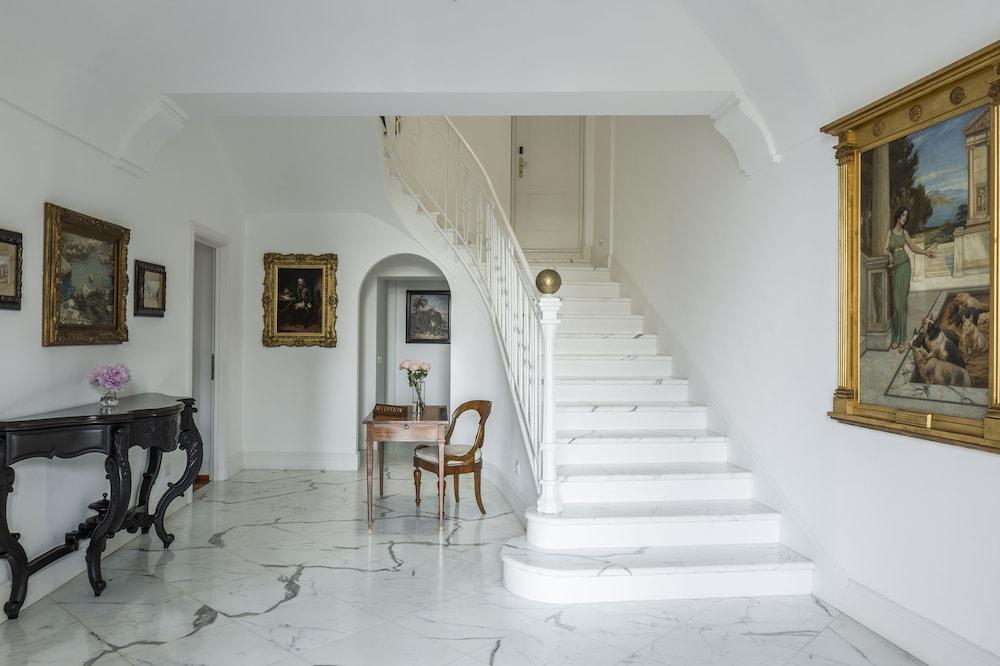 فيلا ديلا بيرجولا الردهة