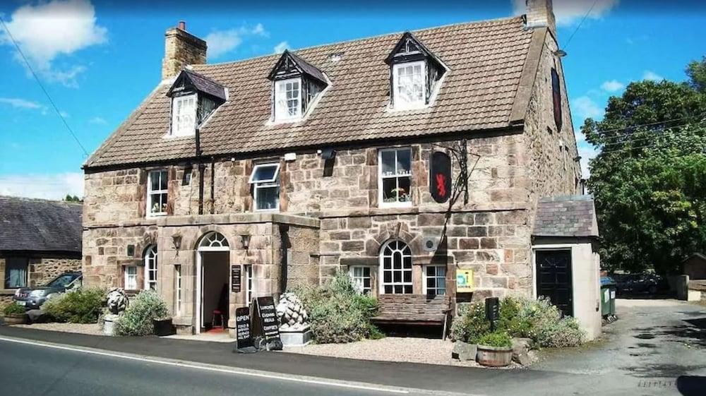 Red Lion Inn Exterior