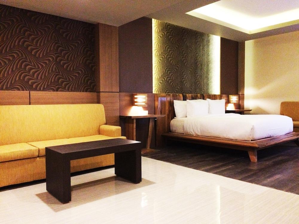 دا إس واي آيه ريجينسي بالو باي سواسيا