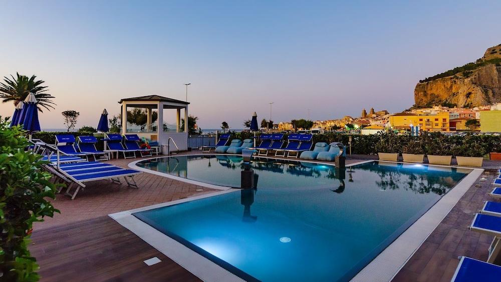 Astro Suite Hotel Exterior