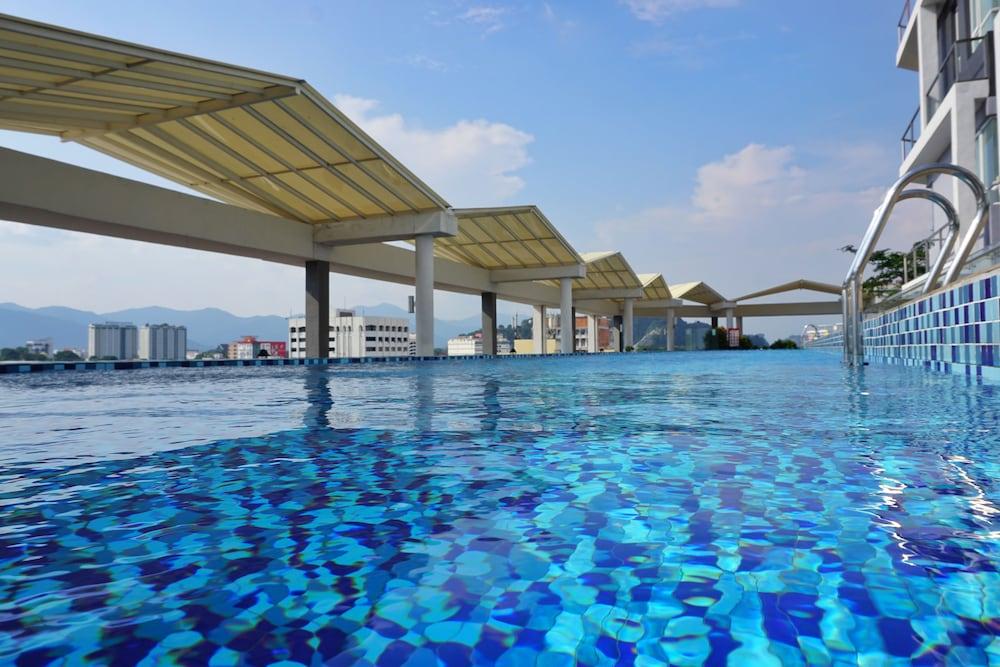 PM Octagon Ipoh Suites & Apartment Outdoor Pool