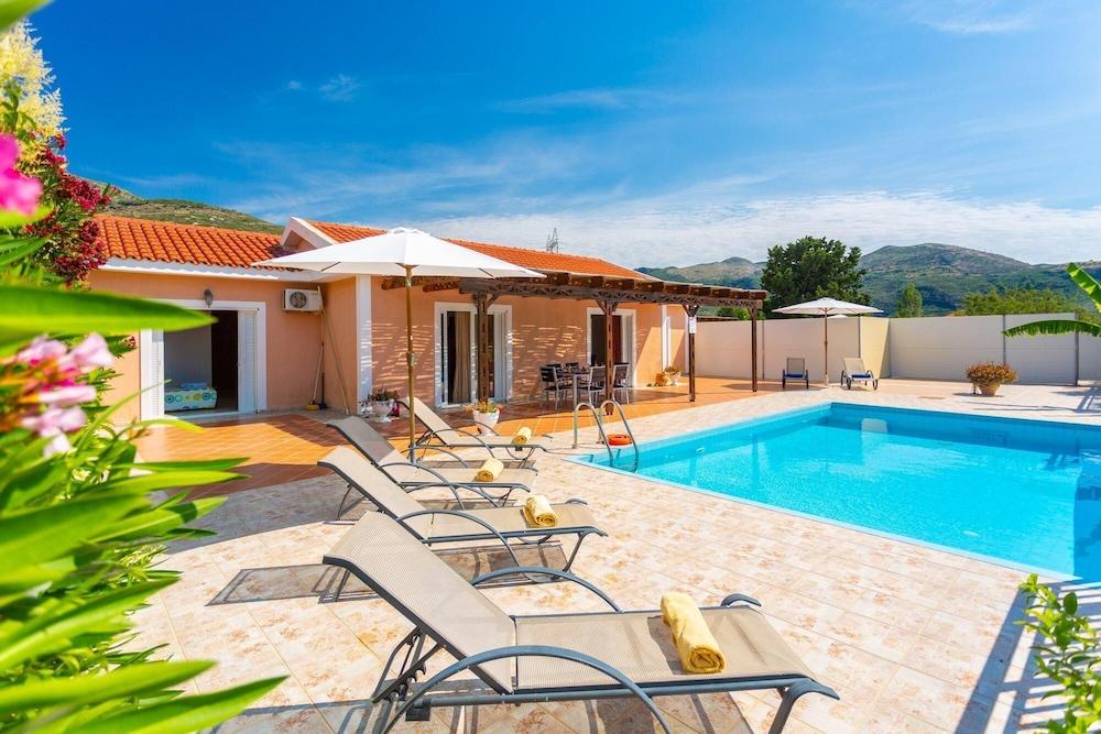 Villa Peach Large Private Pool Walk to Beach Sea Views A C Wifi Car Not Required - 2181 Featured Image