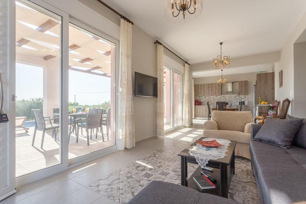 Vatsa Beach Villa Large Private Pool Walk to Beach Sea Views A C Wifi - 3021 Room