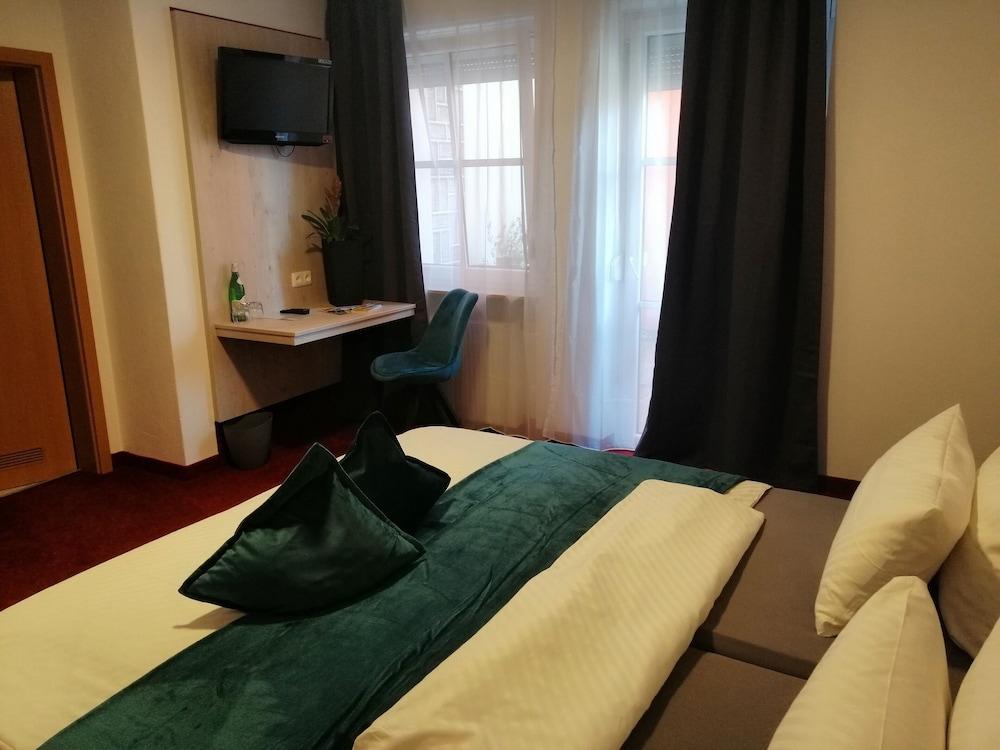 هوتل وايلدر مان ريستورانتي بيتزاريا لو سكوليو غرفة