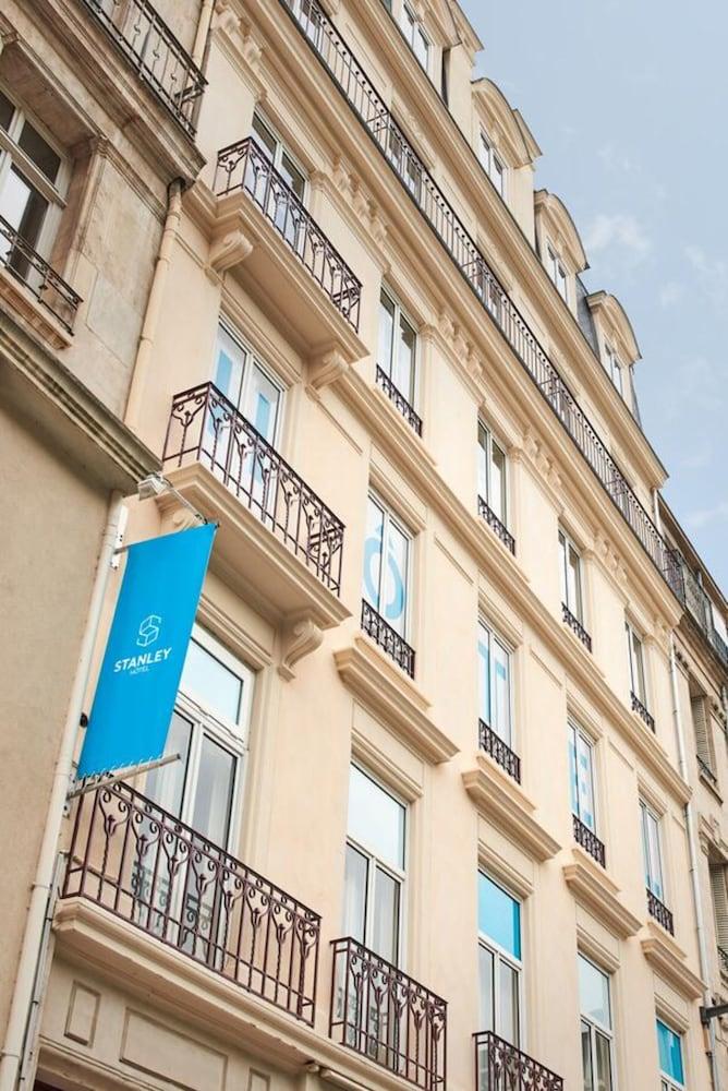 هوتل ستانلي باي هابي كالتشر