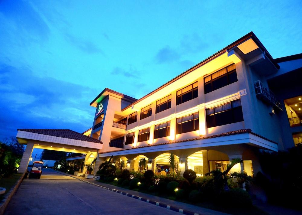 ماكتان إيسلا ريزورت